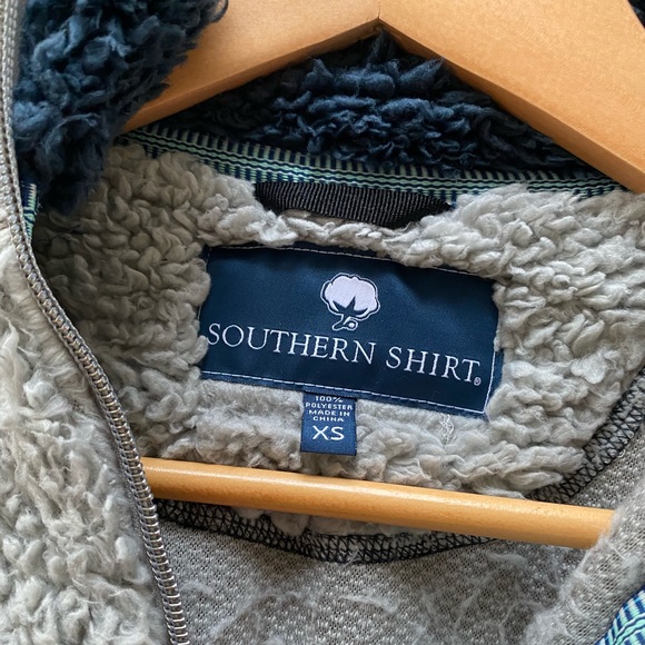 ☁️ The Southern Shirt Co Sherpa Pullover with Pockets - Picture 4 of 8